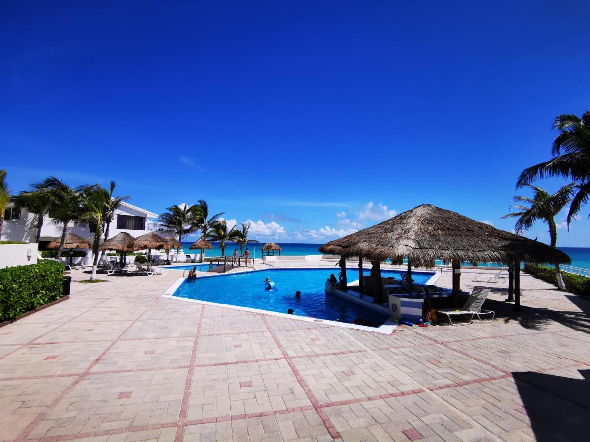 Brisas Beachfront Studios In Hotel Zone Cancun Exterior photo