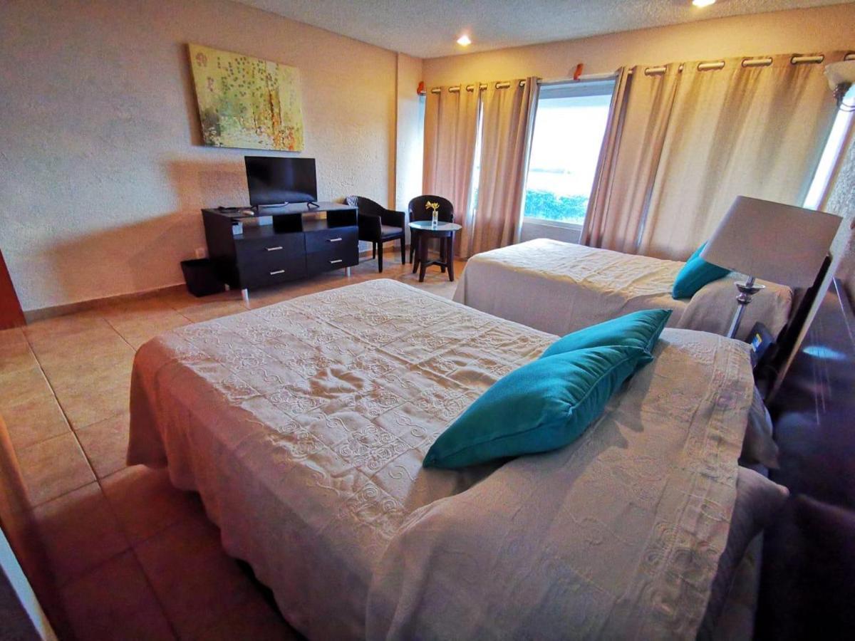 Brisas Beachfront Studios In Hotel Zone Cancun Exterior photo