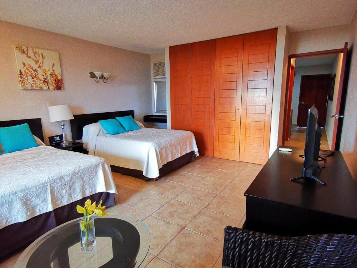 Brisas Beachfront Studios In Hotel Zone Cancun Exterior photo