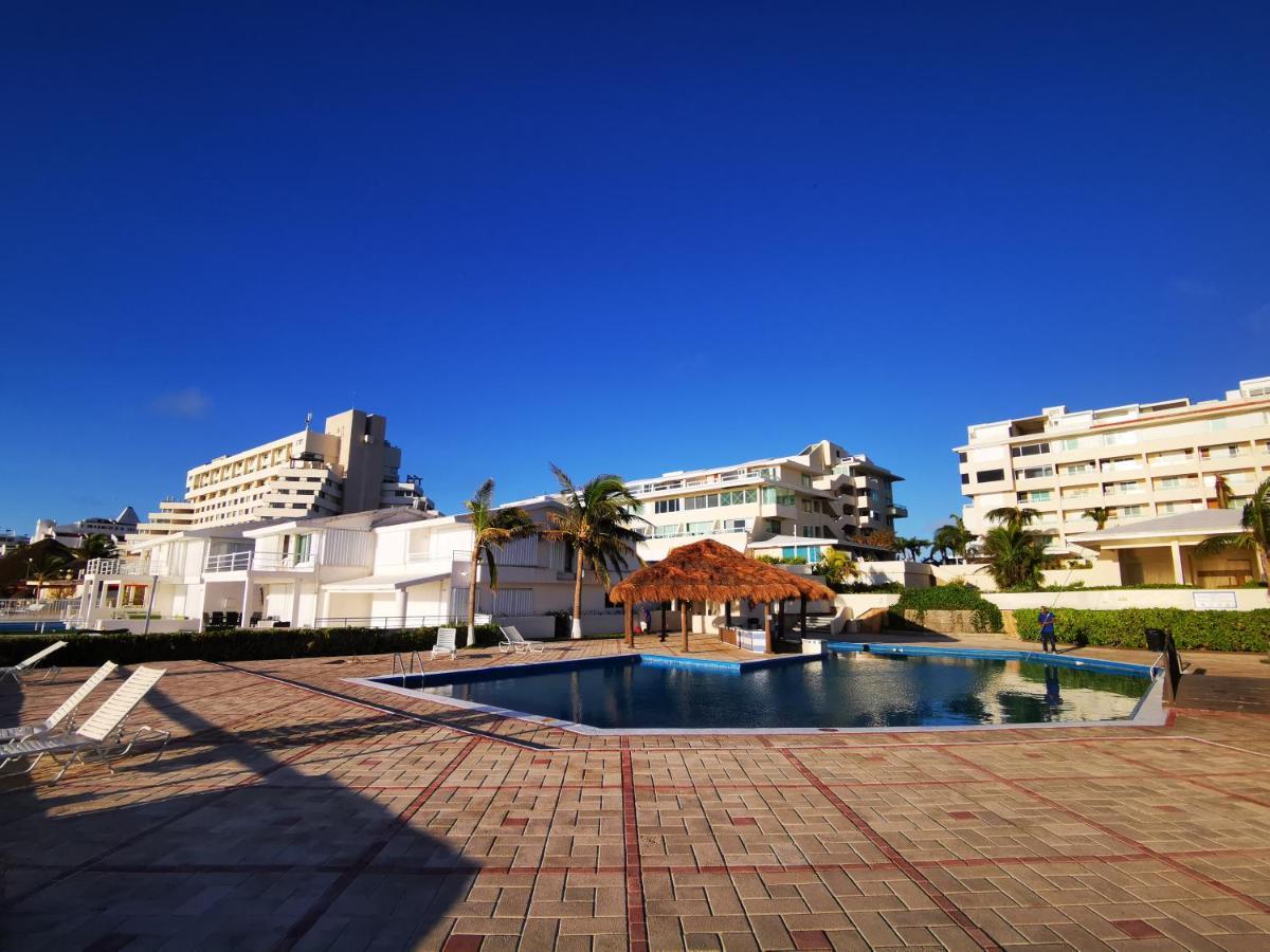 Brisas Beachfront Studios In Hotel Zone Cancun Exterior photo