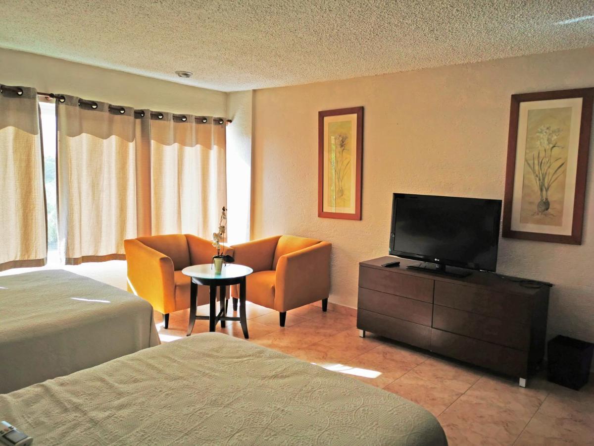 Brisas Beachfront Studios In Hotel Zone Cancun Exterior photo